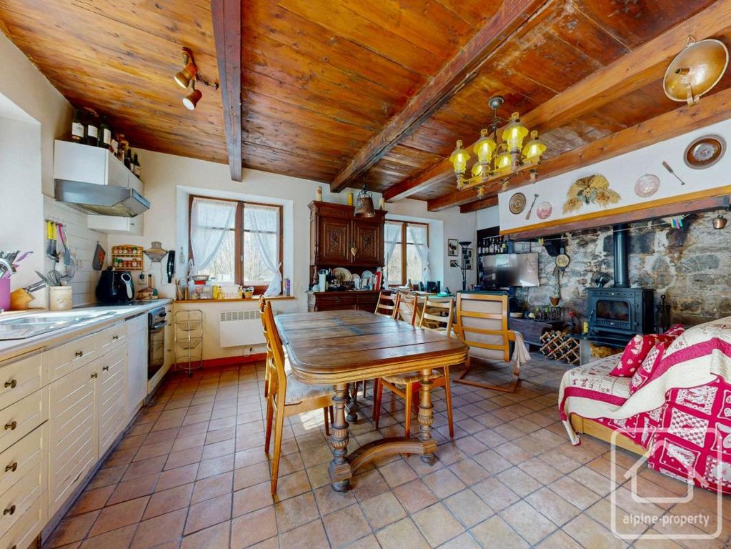Property photo 3 of 34