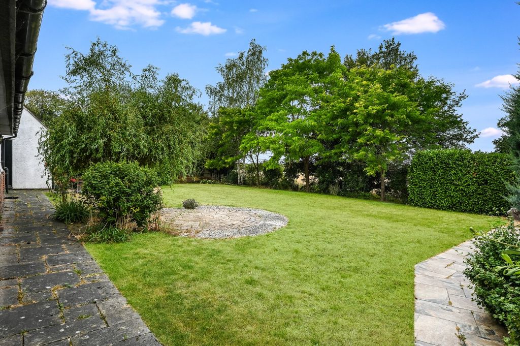 Property photo 3 of 19 Garden