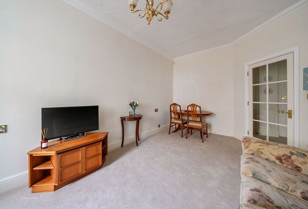 Property photo 3 of 11 Sitting Dining Room