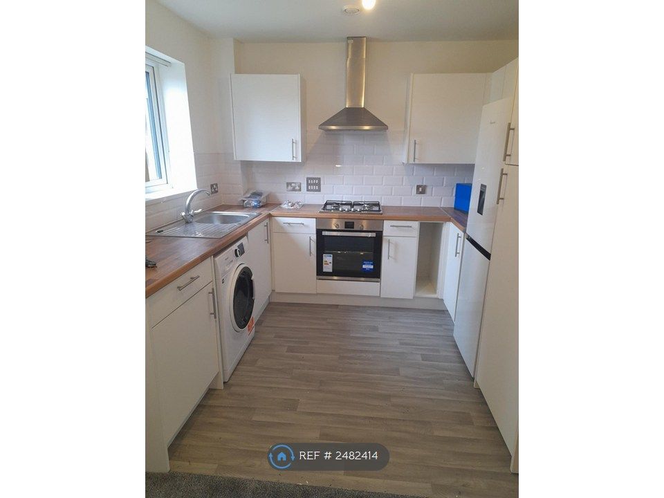 Property photo 2 of 8 Kitchen