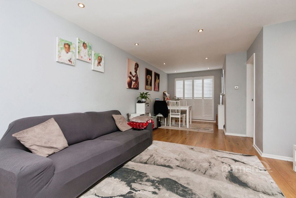 Property photo 2 of 13 Pbox-Img.Jpg
