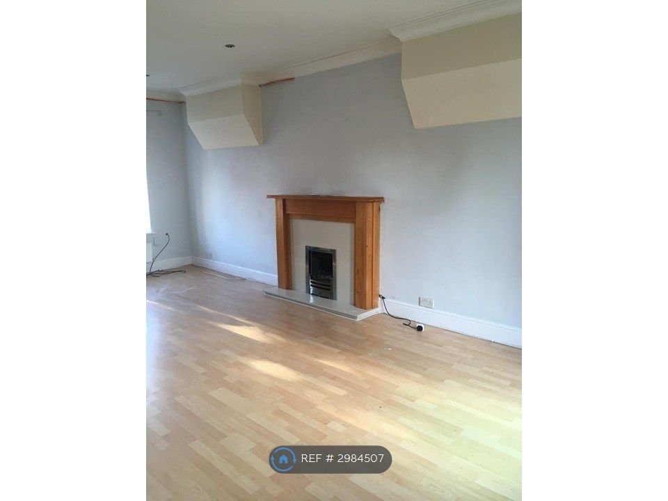 Property photo 2 of 11 Living Room