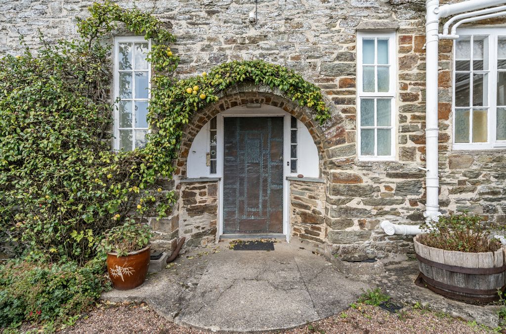 Property photo 3 of 24 1358394-19-68d3F6...