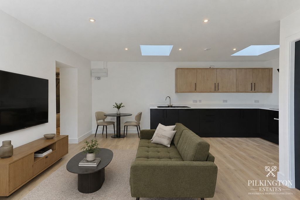 Property photo 3 of 12 5269623
