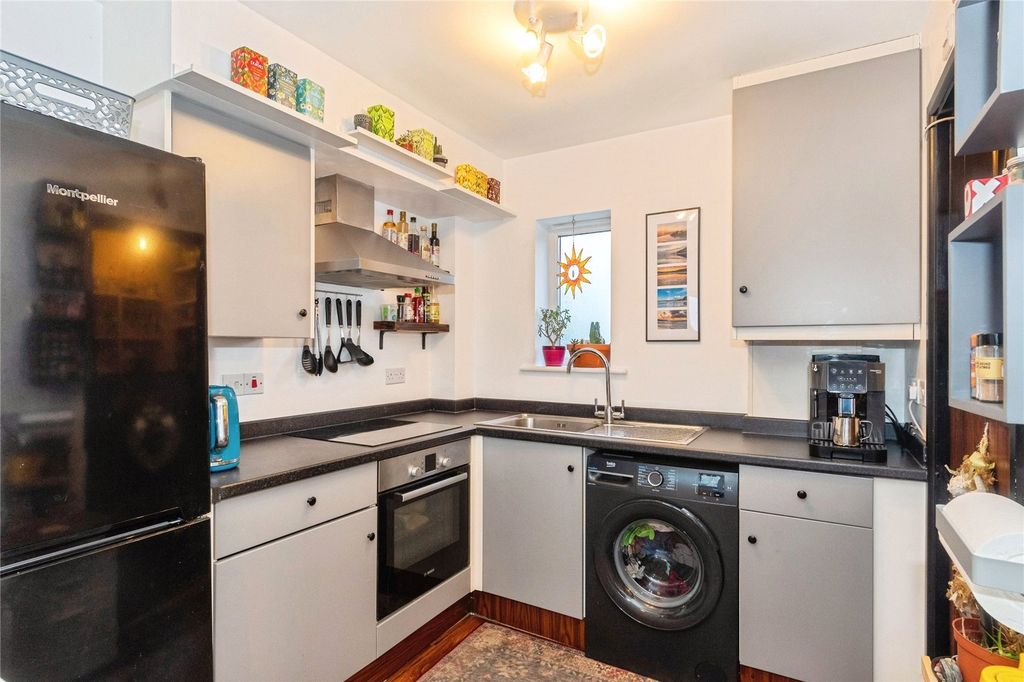 Property photo 3 of 28 Kitchen