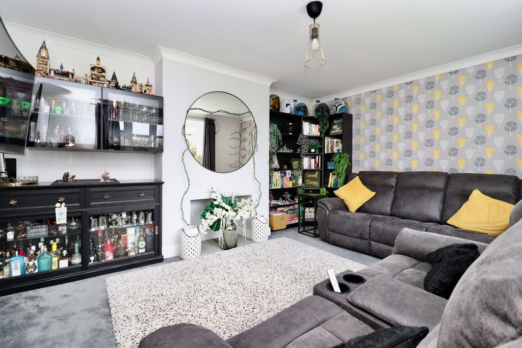 Property photo 2 of 30 Img_6940