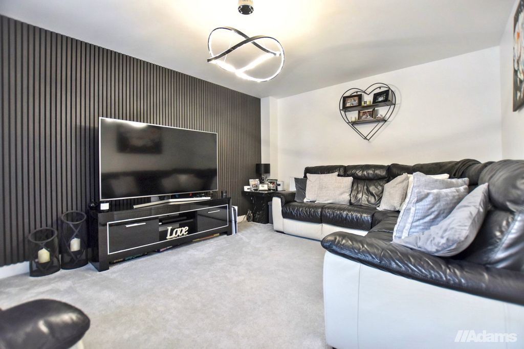 Property photo 2 of 33