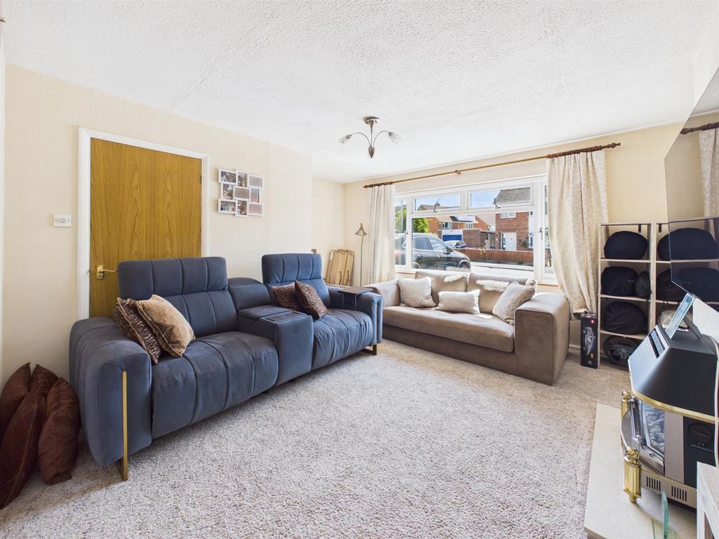 Property photo 3 of 28