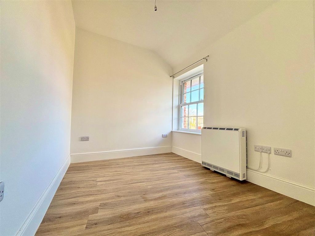 Additional image 5 of 1 bed flat to rentTennyson Road, Freshwater PO40