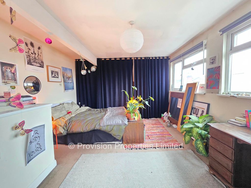 Property photo 2 of 6 Photo