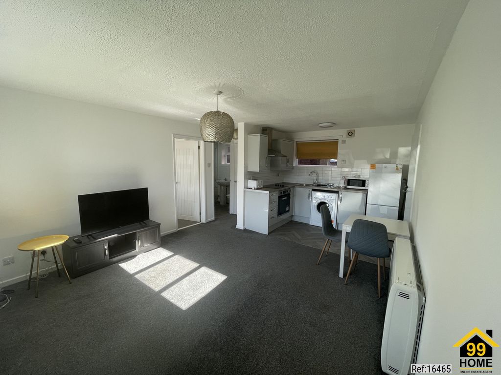 Property photo 1 of 10 Photo 0