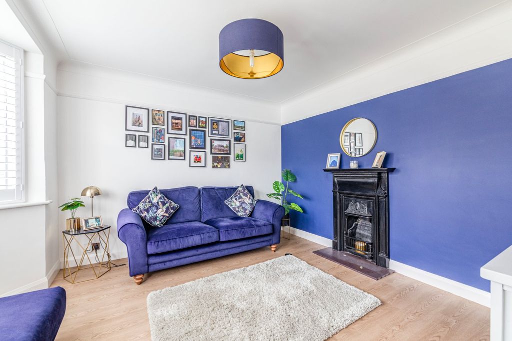 Property photo 2 of 24 Picture No. 12