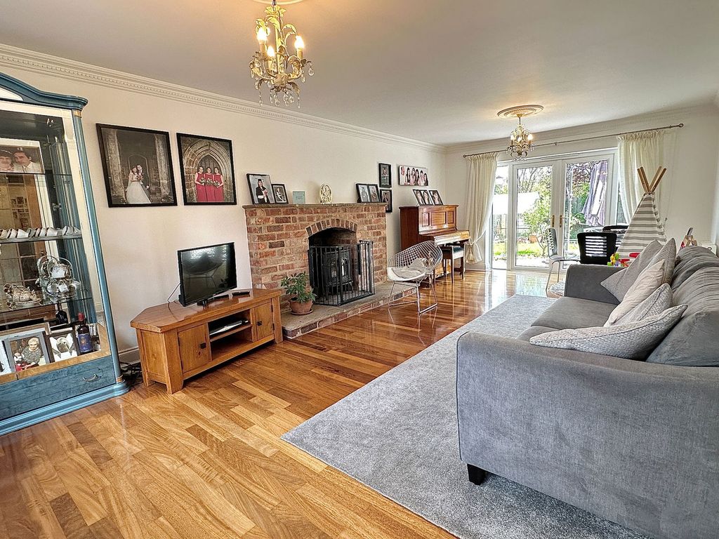 Property photo 2 of 32