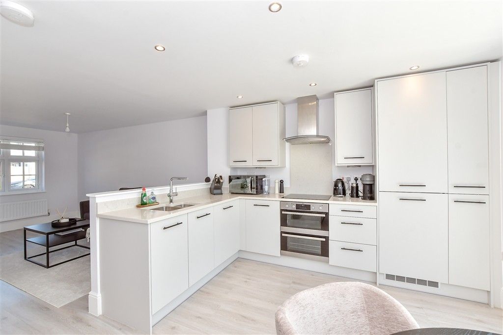 Property photo 1 of 11 Kitchen/Dining Area