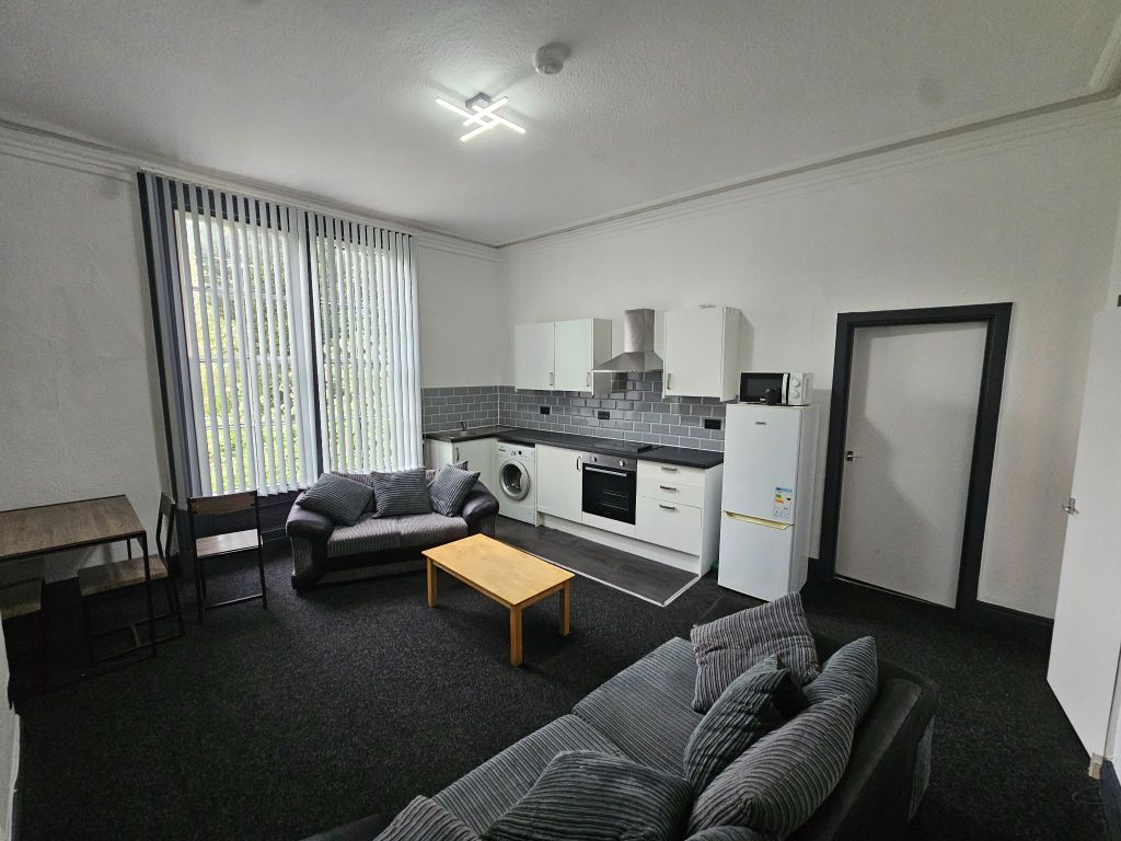 Property photo 2 of 6 Photograph 4