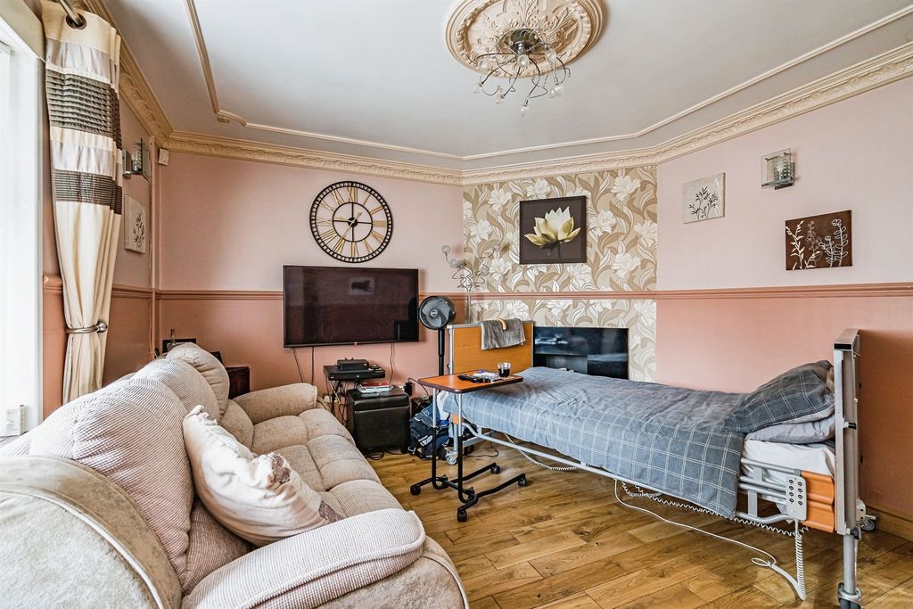 Property photo 2 of 16