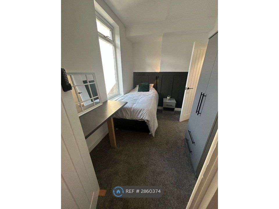 Property photo 1 of 3 Room 2