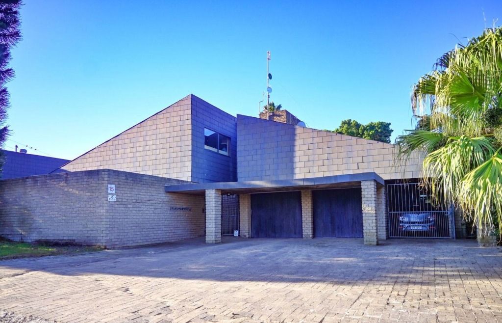 Property photo 1 of 30