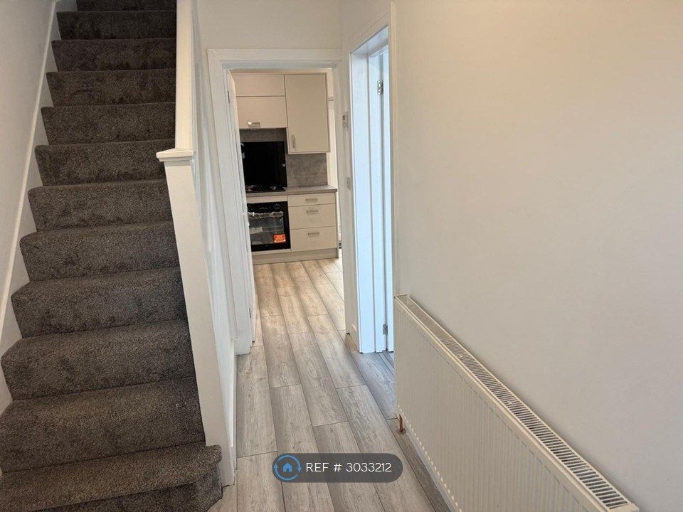 Property photo 2 of 10 Entrance