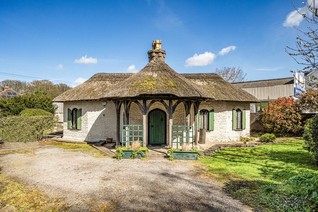 Property photo 1 of 12