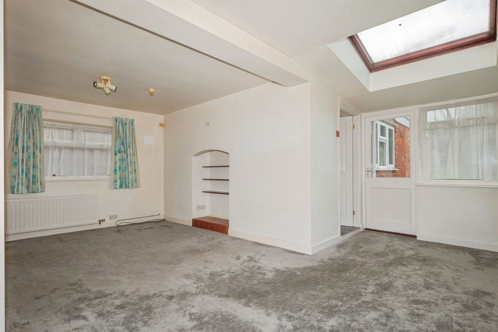 Property photo 3 of 20