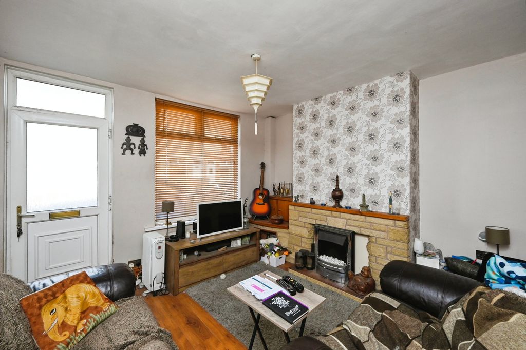 Property photo 2 of 15