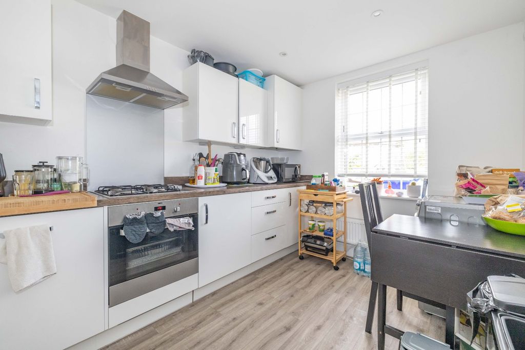 Property photo 2 of 8 Picture 2