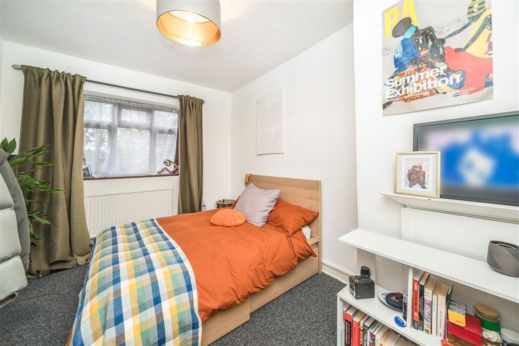 Property photo 3 of 5