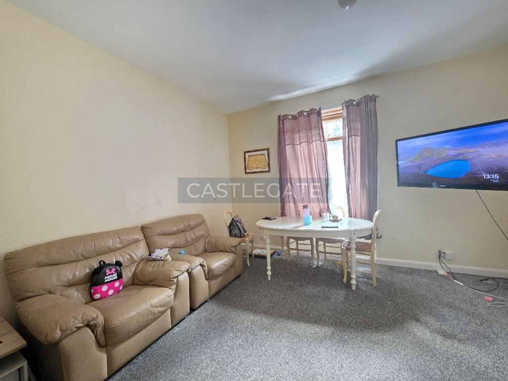 Property photo 3 of 7 12 Cecil Street, Springwood, Huddersfield, HD1 4Bd (4)