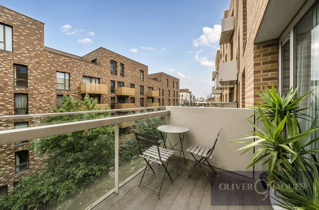 Property photo 2 of 16 Balcony