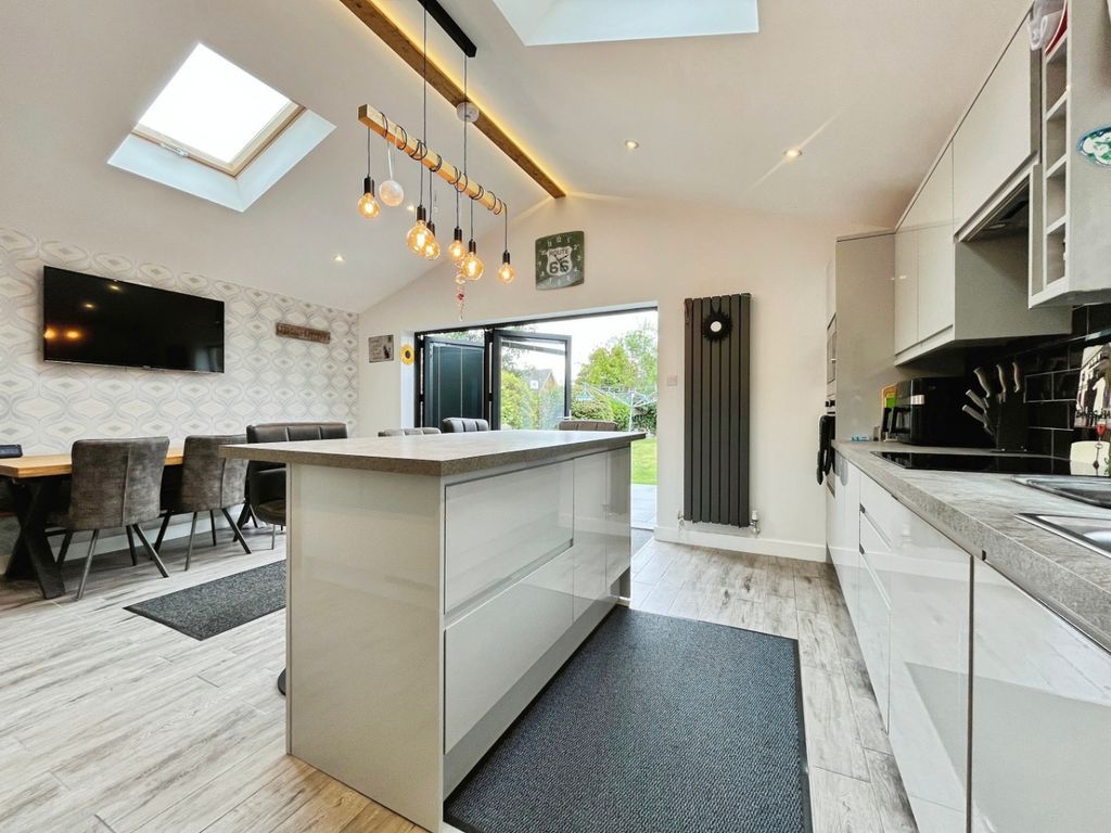 Property photo 3 of 33 4357607