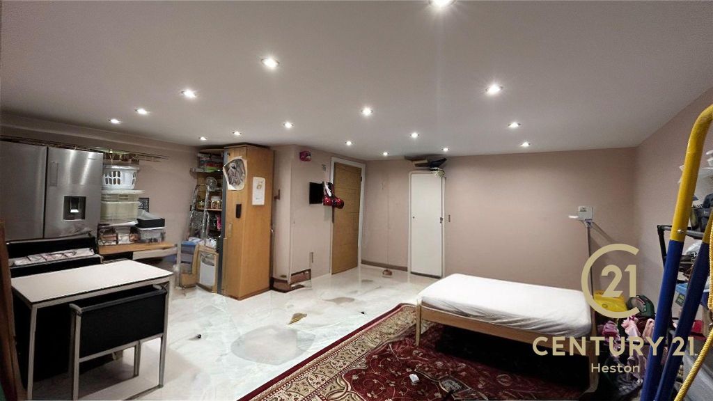 Property photo 1 of 2