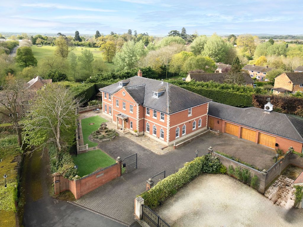 Property photo 2 of 43