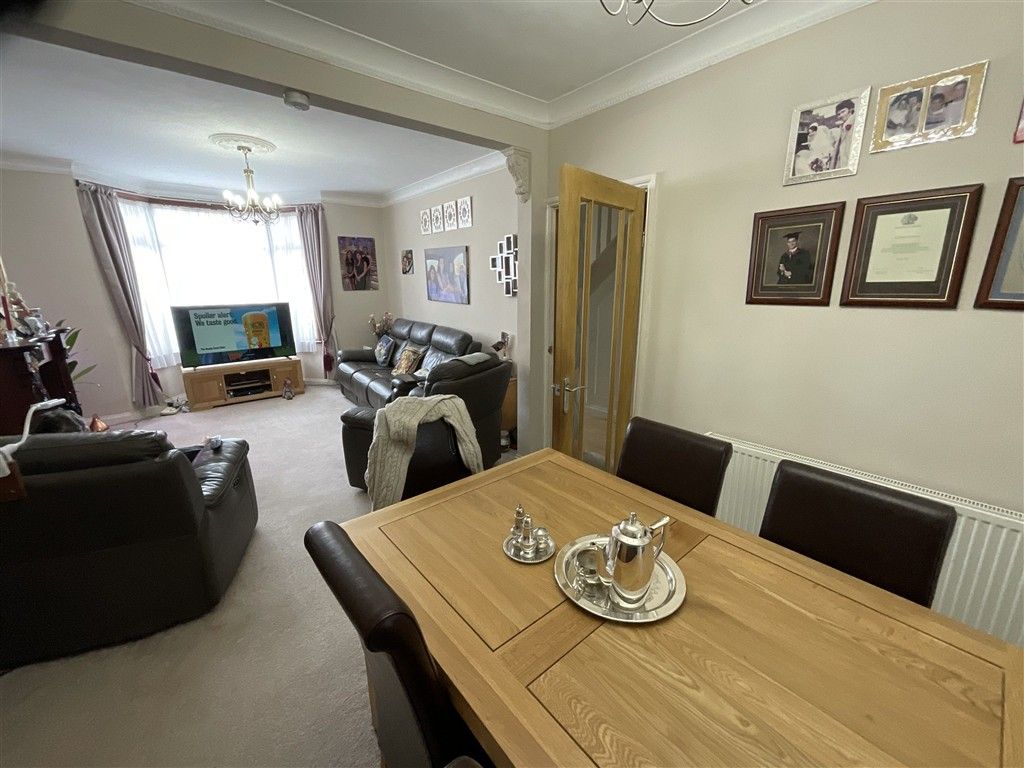 Property photo 2 of 8 Lounge/Diner
