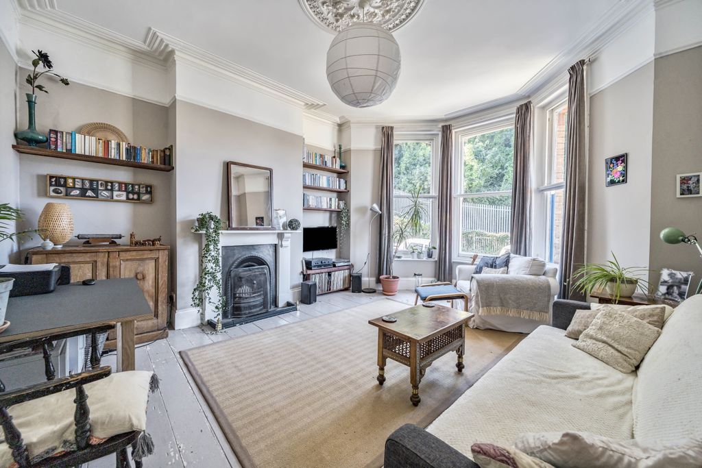 Property photo 3 of 26 1357823-8-68d2901712d3d