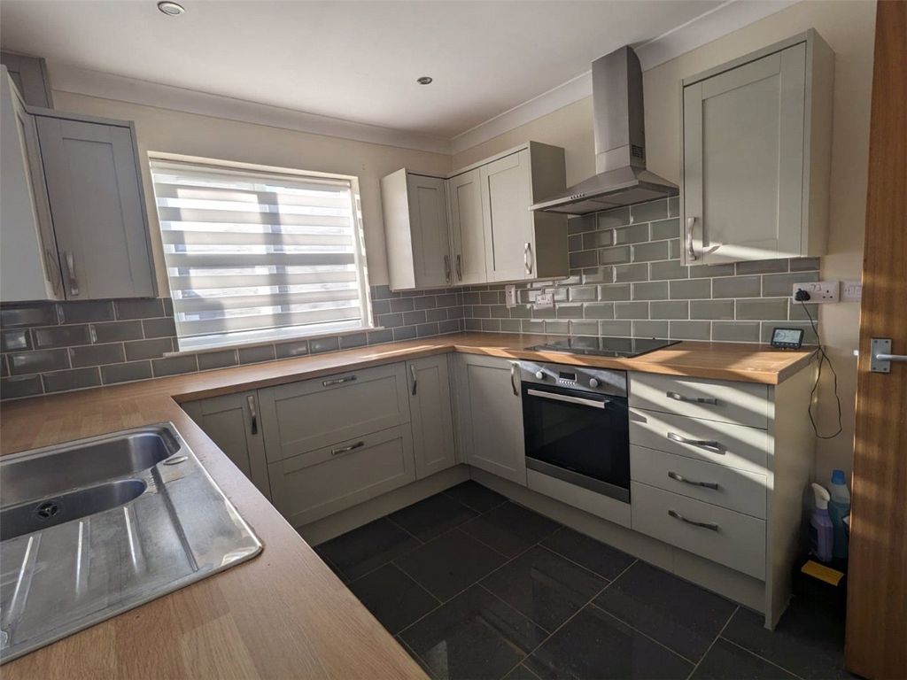 Property photo 2 of 13 Picture No. 10