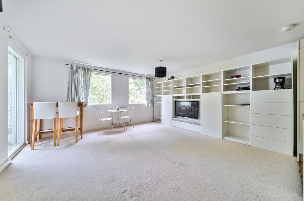 Property photo 2 of 15 1307136-8-6846F9E...