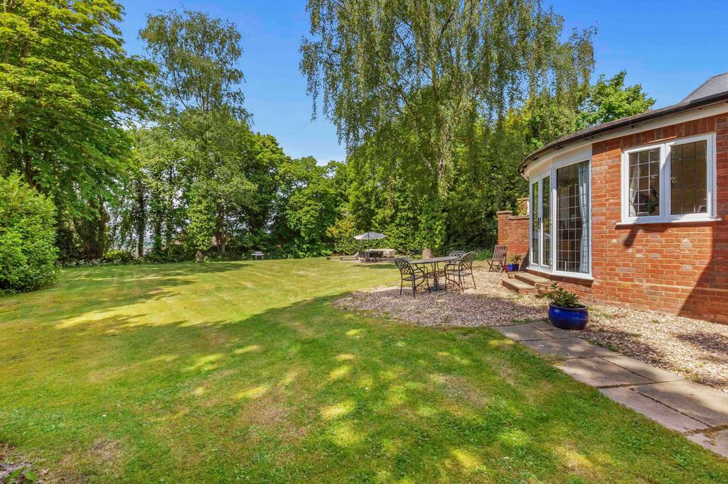 Additional image 21 of 5 bed detached house for saleAmersham Road, High Wycombe HP13