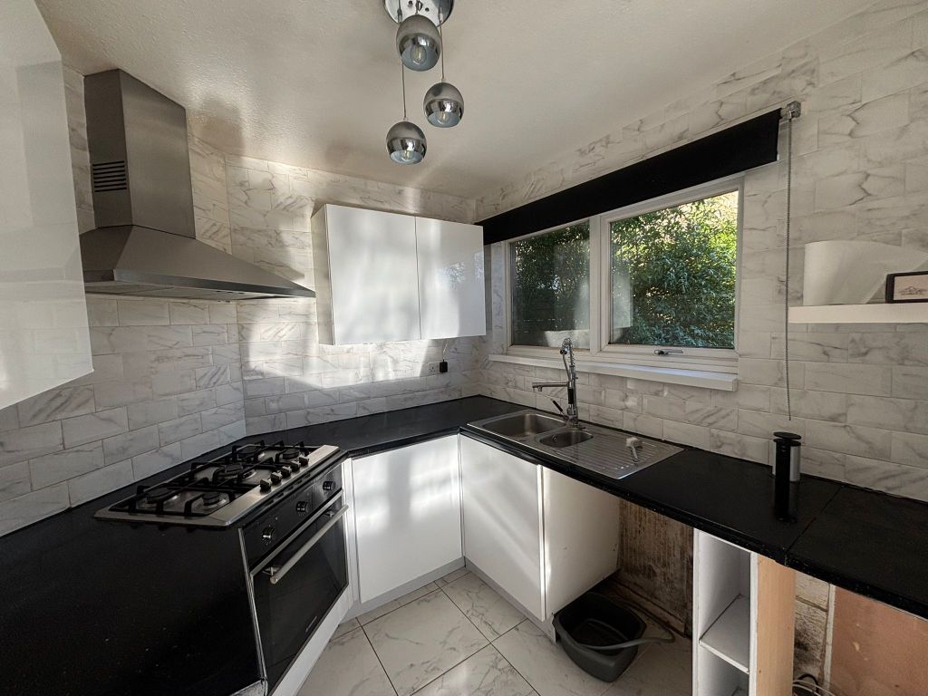 Property photo 2 of 18 Kitchen