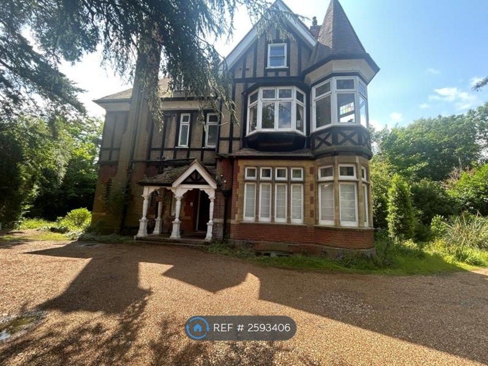 Property photo 2 of 21
