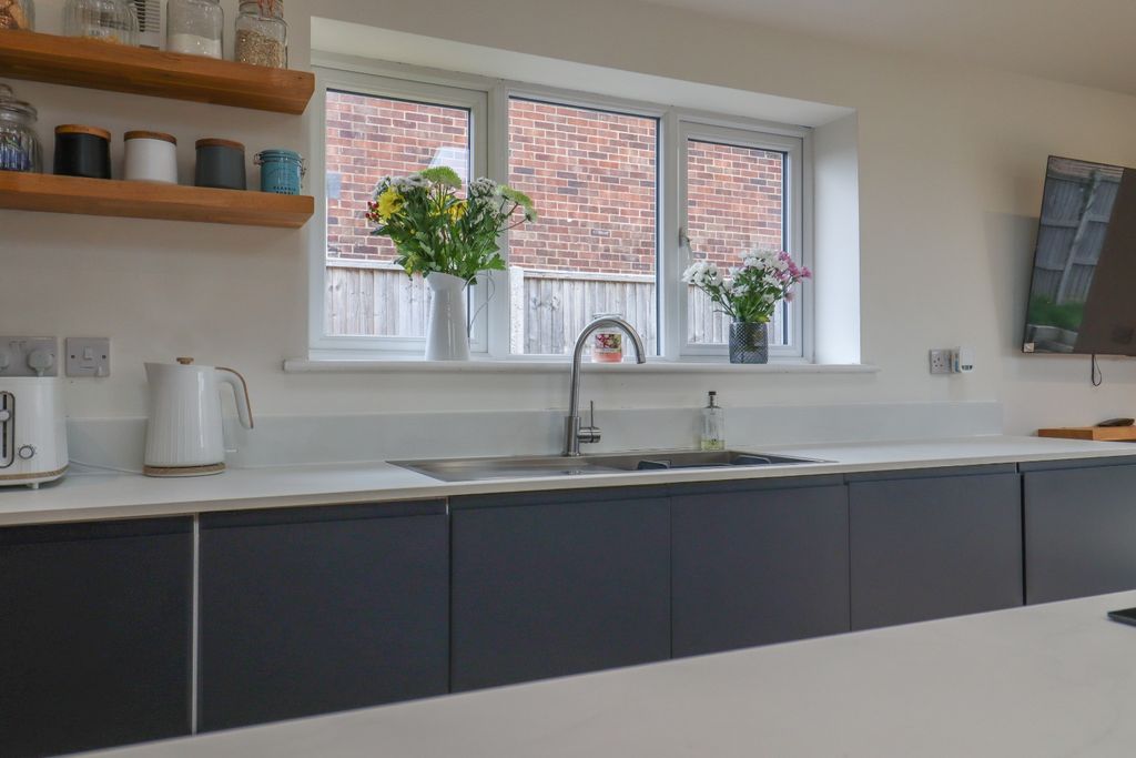 Property photo 3 of 21 4406326