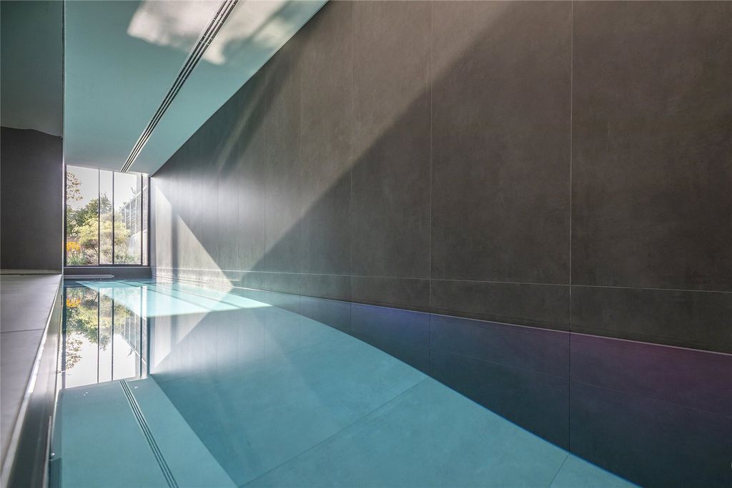 Property photo 2 of 22 Indoor Pool