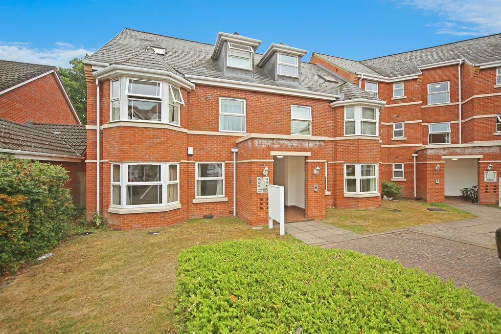 Property photo 1 of 17