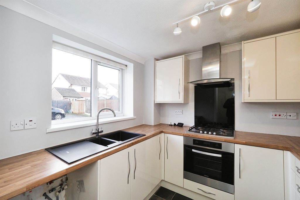 Property photo 2 of 17