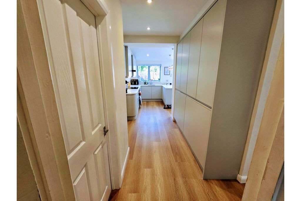 Property photo 3 of 25