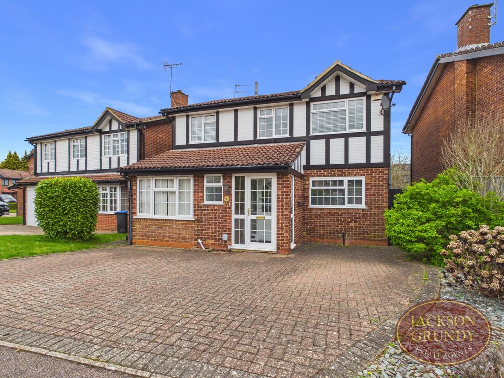 Property photo 1 of 15 Knighton Close