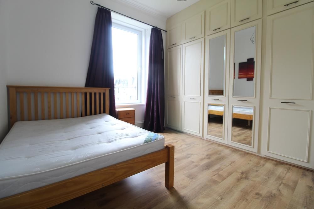 Property photo 3 of 6 Bed 1 Updated