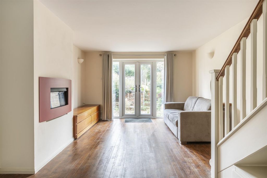 Property photo 2 of 25 Sitting / Dining Room