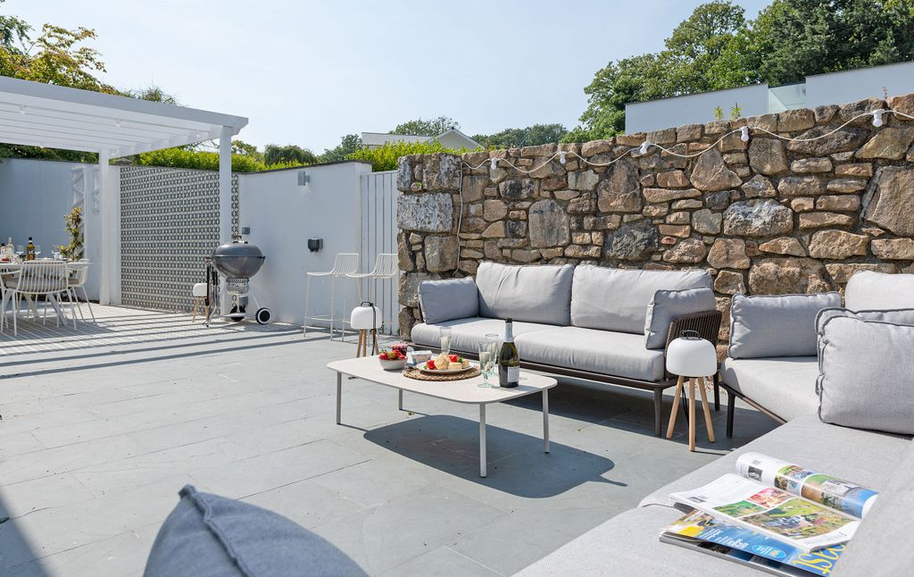 Property photo 3 of 30 Photo 3