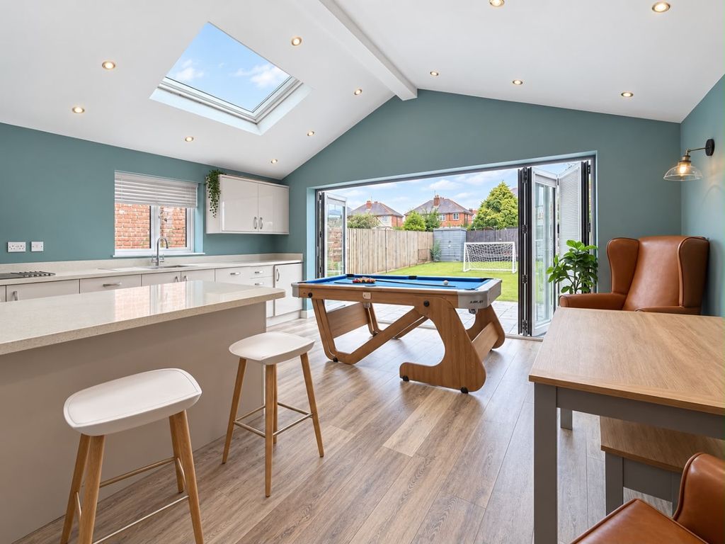Property photo 2 of 16 5115922